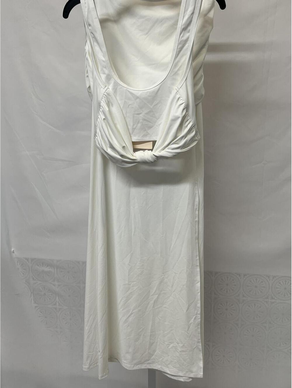 superdown Leni Maxi Skirt Set in White medium white - Picture 3 of 9